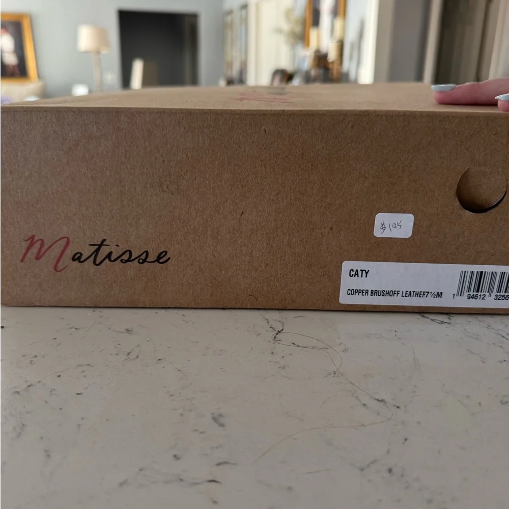 New in box. Matisse Caty Boots. Beautiful bronze color. Size 7.5 - Picture 3 of 3